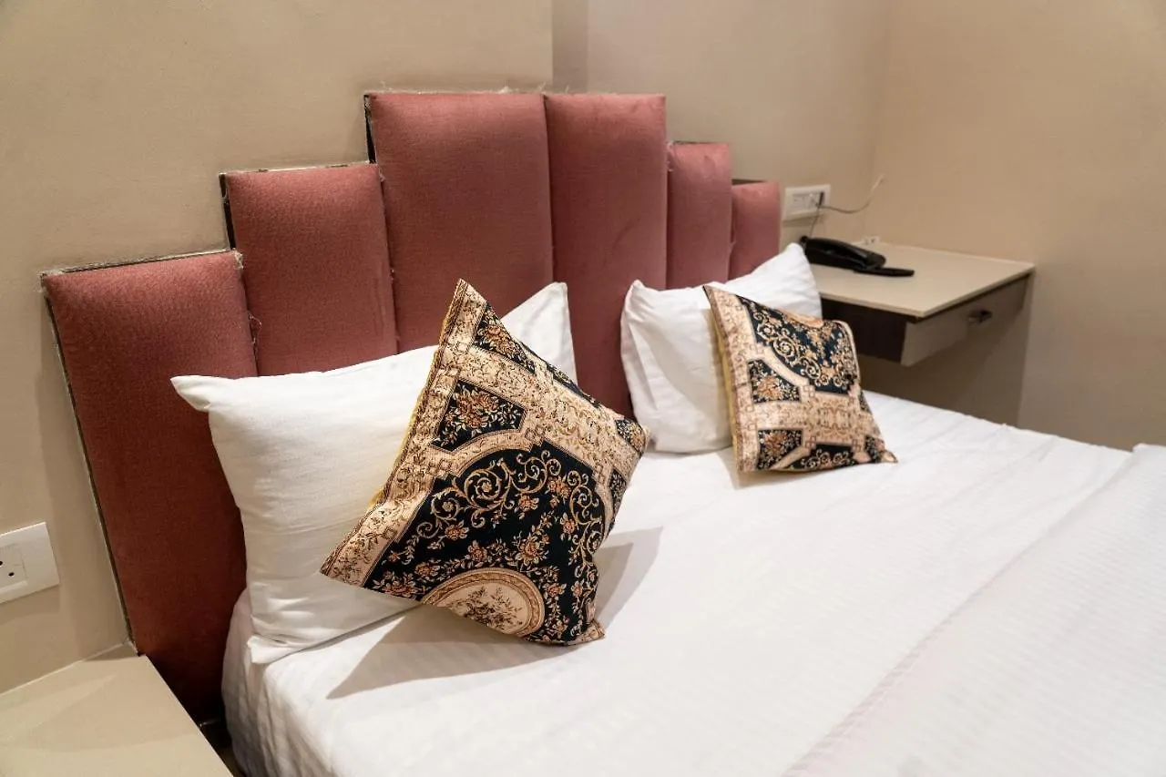Hotel Anant Inn Varanasi