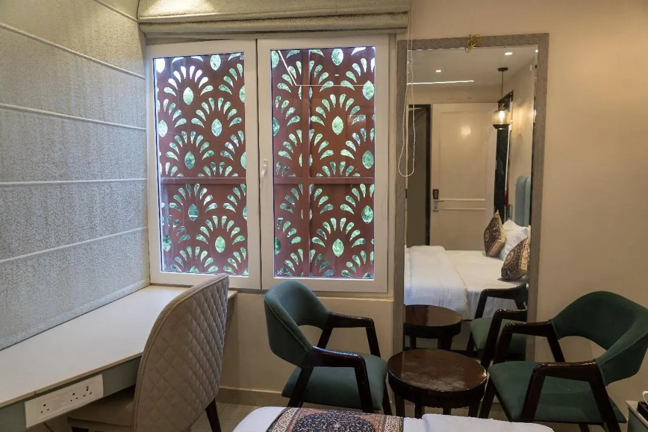 ***  Hotel Anant Inn Varanasi India