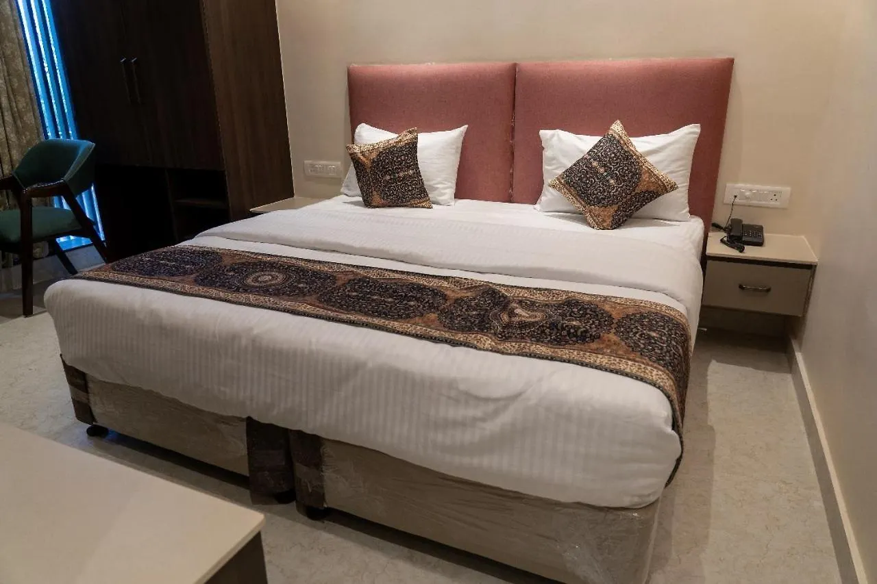Hotel Anant Inn Varanasi 3*,  India