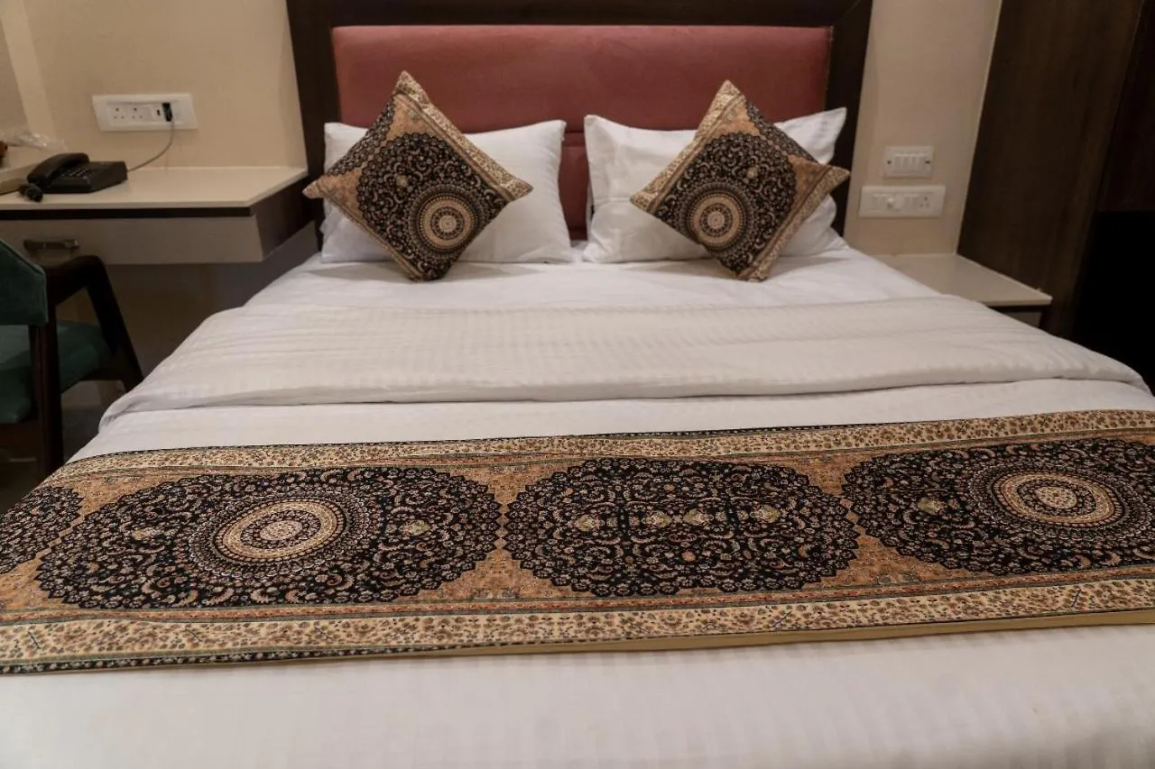 Hotel Anant Inn Varanasi 3*,