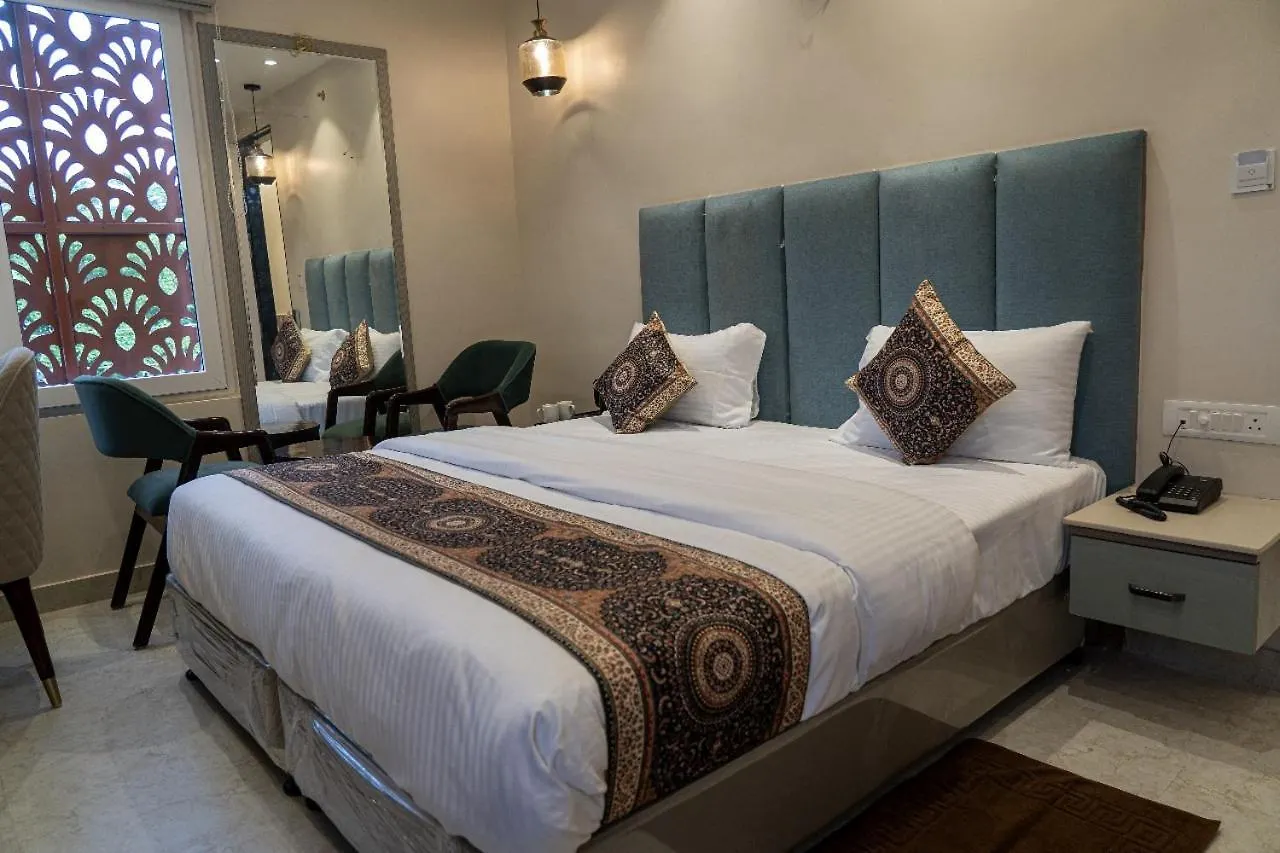 Hotel Anant Inn Varanasi