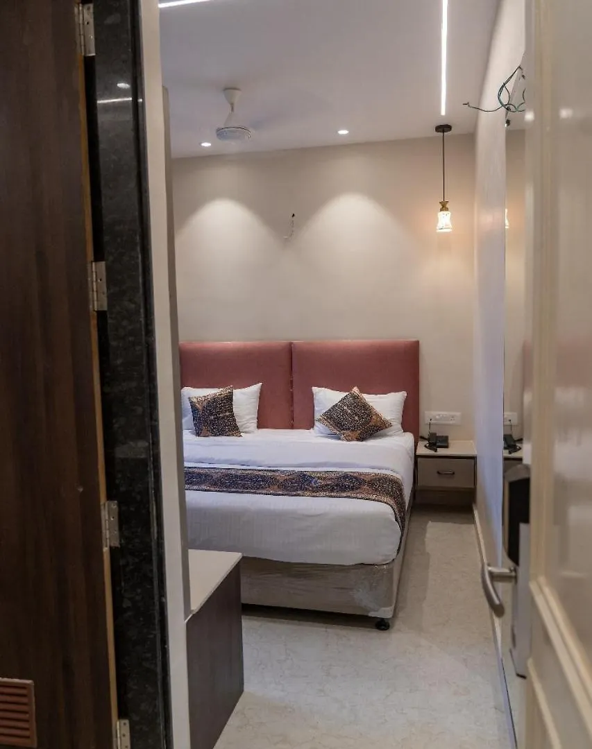 Hotel Anant Inn Varanasi