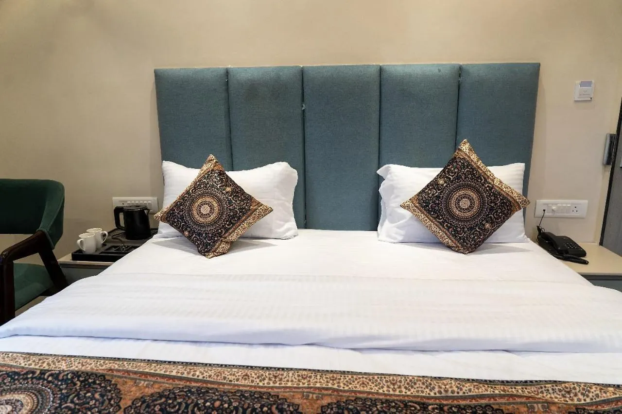 Hotel Anant Inn Varanasi India