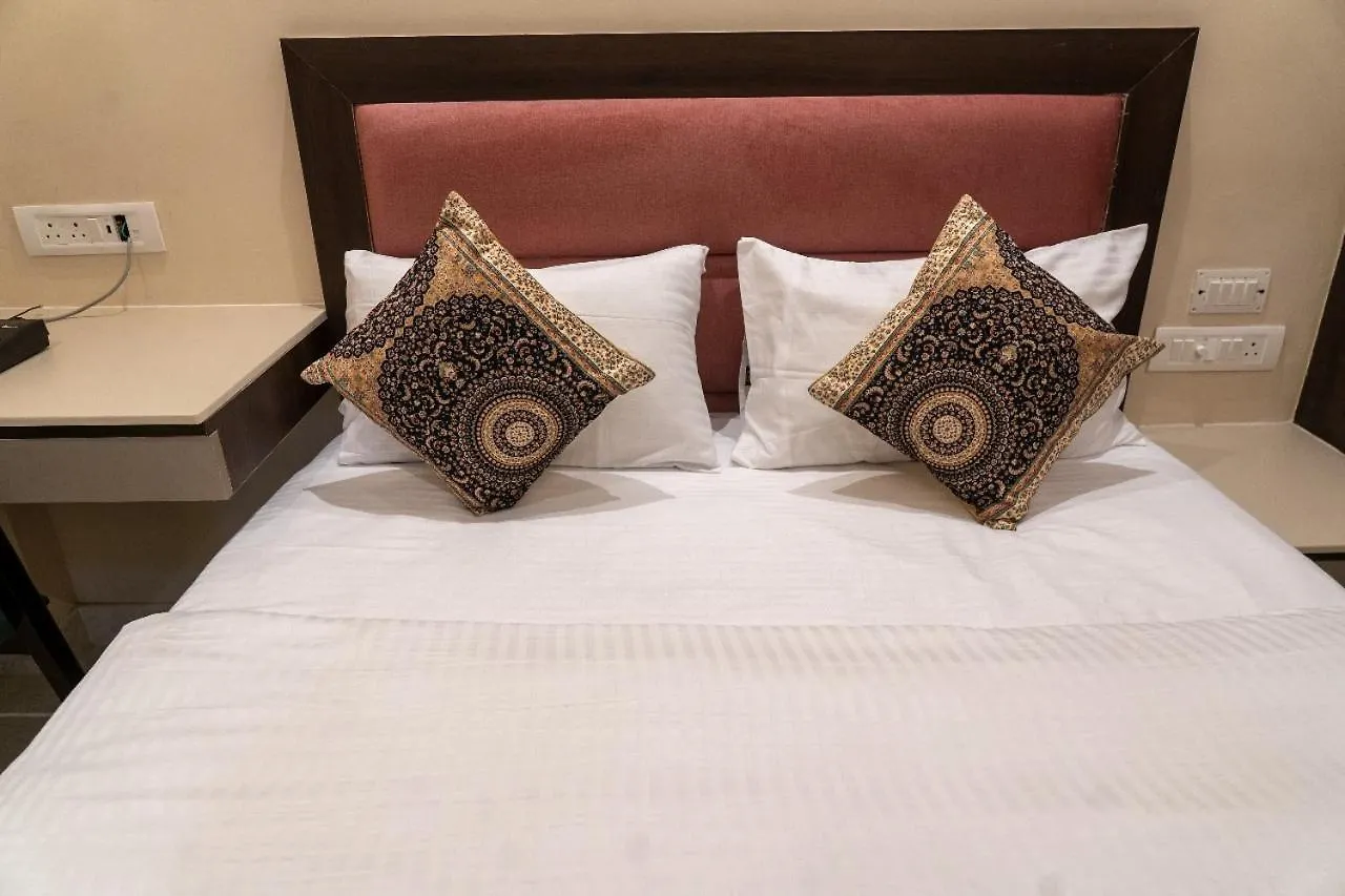Hotel Anant Inn Varanasi 3*,  India