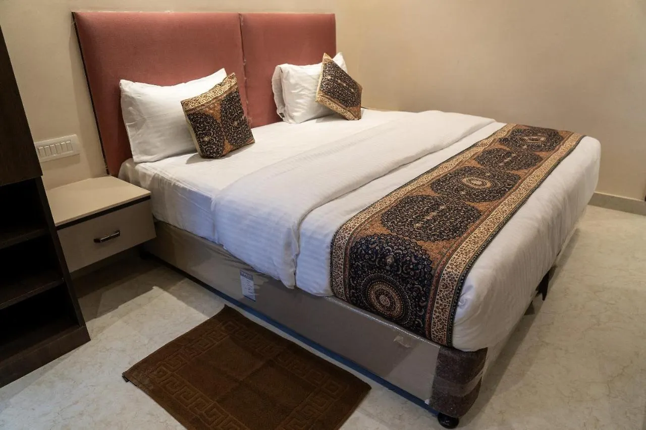 Hotel Anant Inn Varanasi