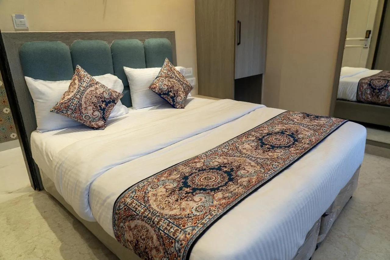 Hotel Anant Inn Varanasi 3*,