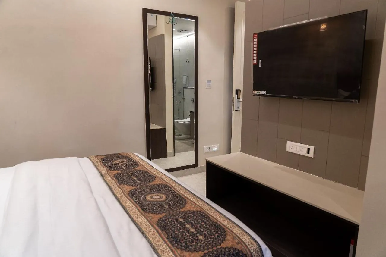 Hotel Anant Inn Varanasi 3*,  India