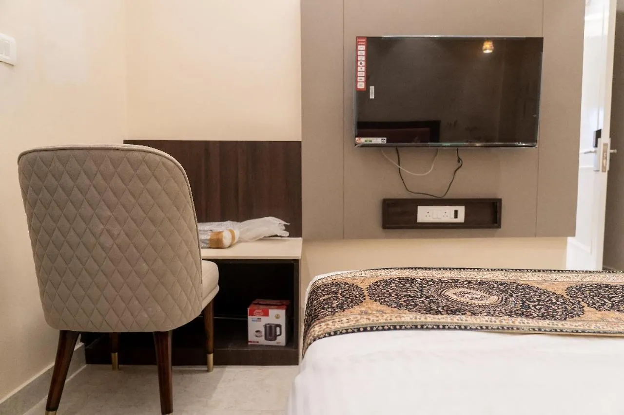 Hotel Anant Inn Varanasi