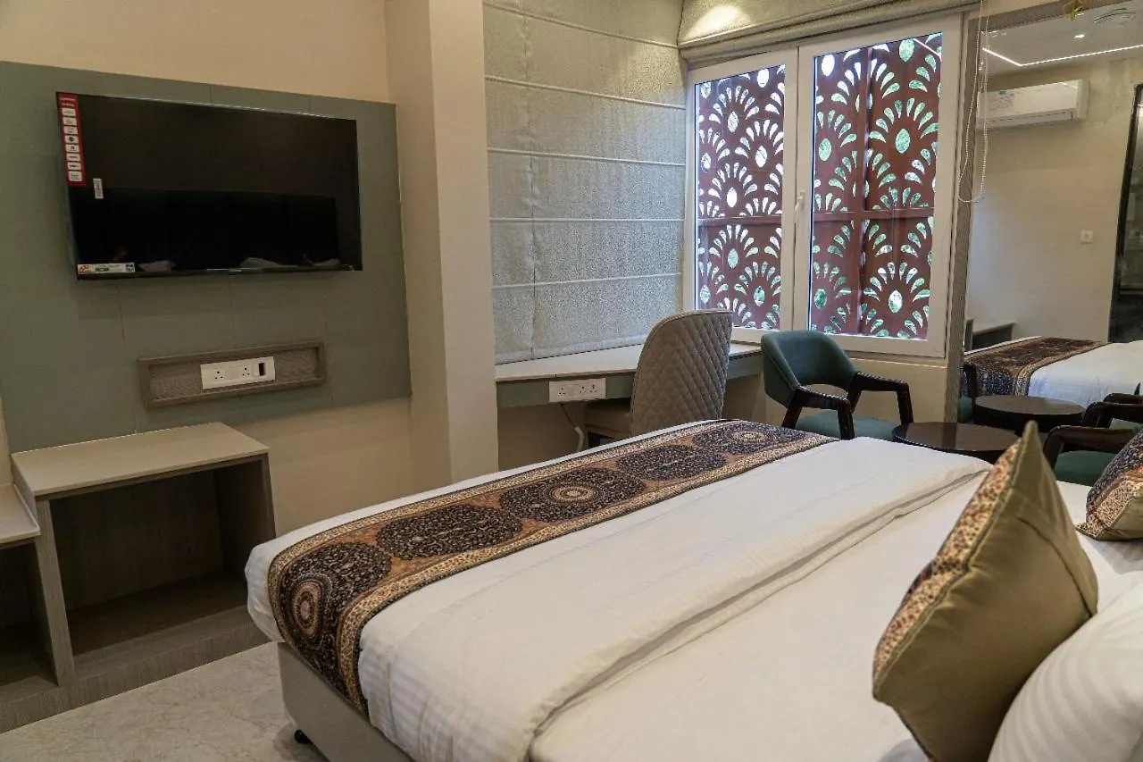 Hotel Anant Inn Varanasi