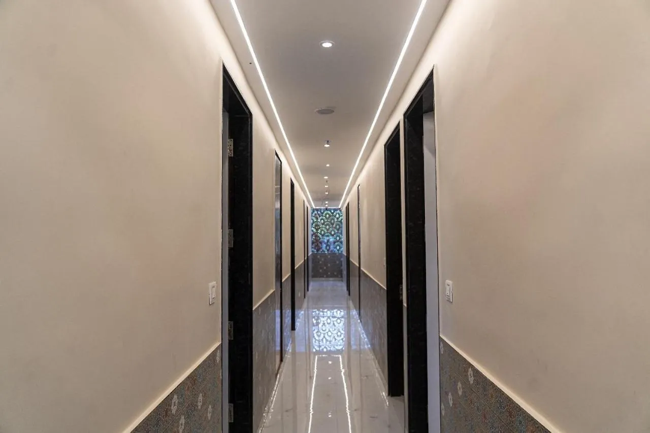 Hotel Anant Inn Varanasi