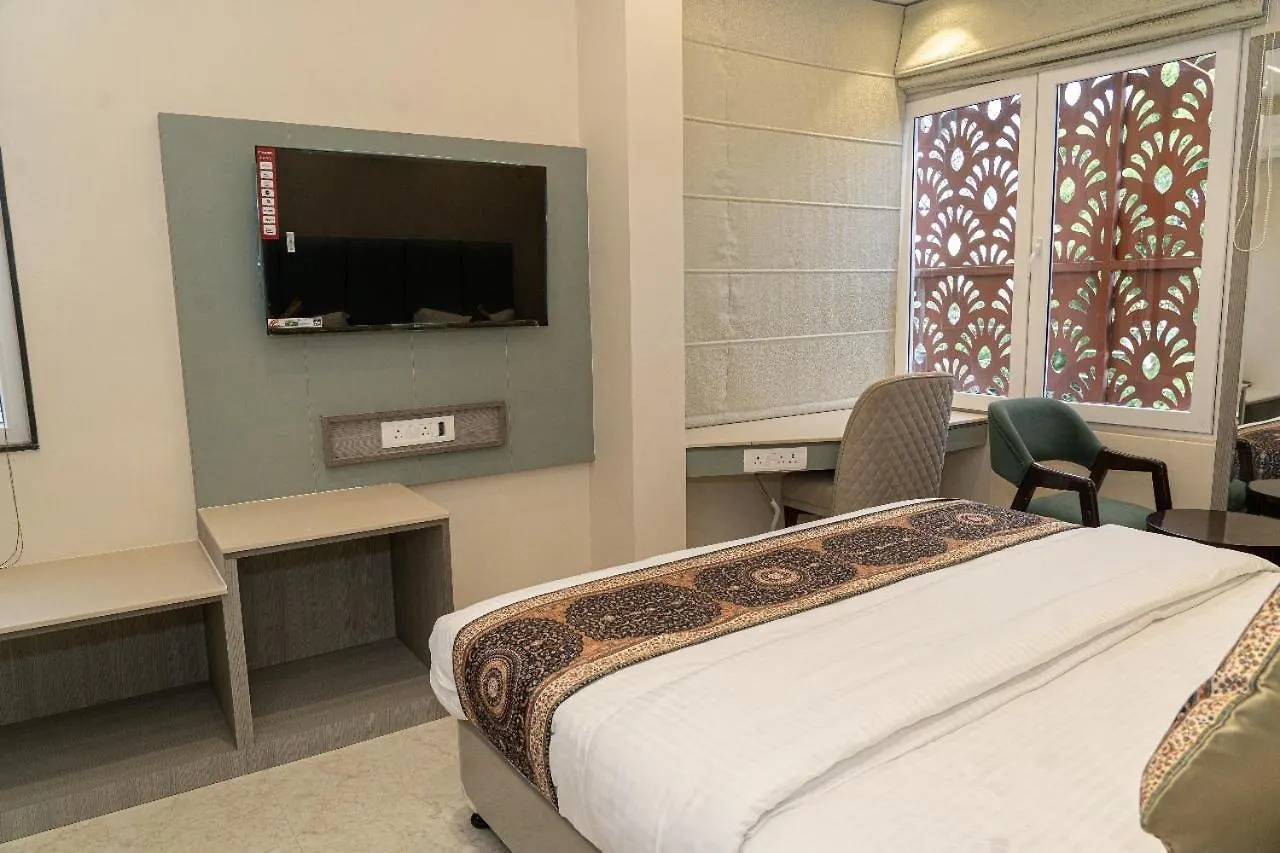 Hotel Anant Inn Varanasi