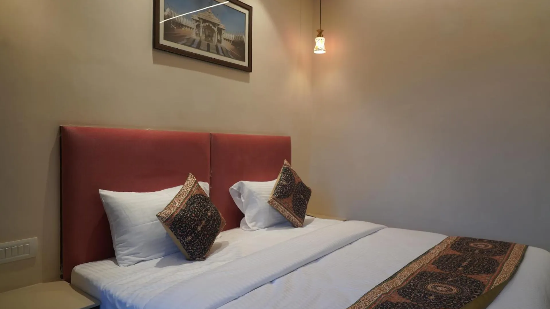 Hotel Anant Inn Varanasi 3*,