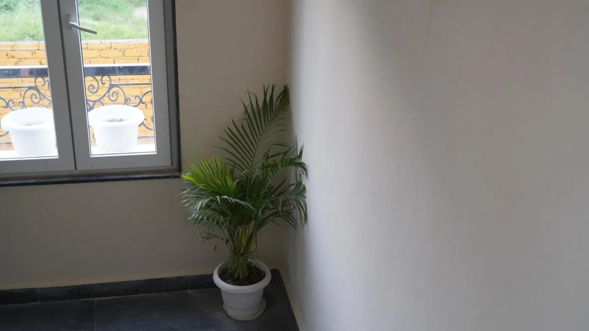 ***  Hotel Anant Inn Varanasi India