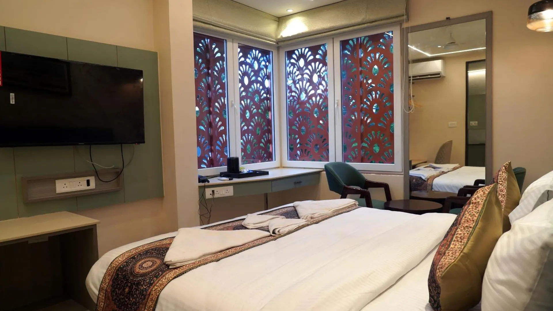 Hotel Anant Inn Varanasi