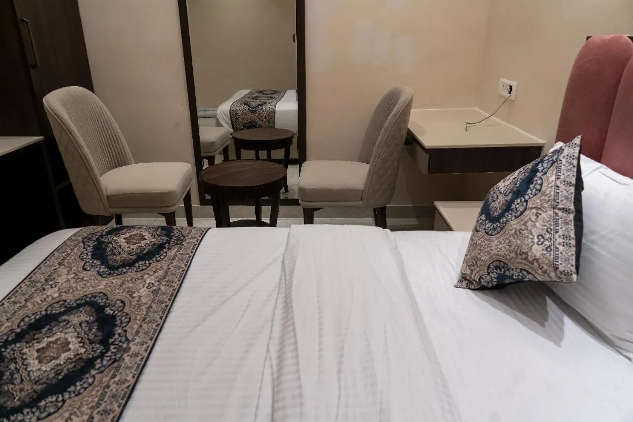 Hotel Anant Inn 瓦拉纳西